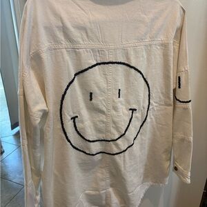 Elam Dolly Shacket Smiley Face
White Smal